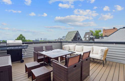 Elegant 2BR-2BA Spacious Escape with Rooftop Near NYC - Foto 24