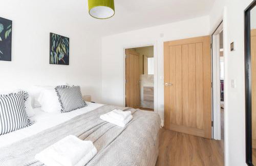 Sleek & Cozy 2BR Apartment for Your Stay # 3 - Foto 10