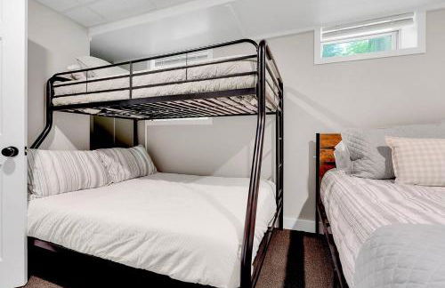 Waterfront Access with Kayaks Private Deck and a Firepit - Photo 46