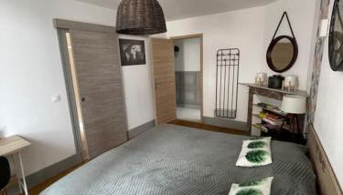 Liberté et Confort, appartement entier, moderne avec 2 chambres et cuisine équipée au coeur de Semur - Foto 4