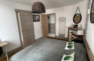 Liberté et Confort, appartement entier, moderne avec 2 chambres et cuisine équipée au coeur de Semur - Foto 4