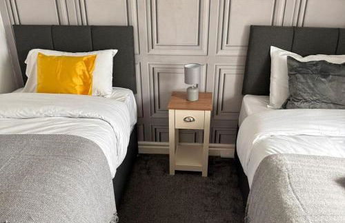 House - Sleeps 10 - Parking - Stn Close - Foto 5