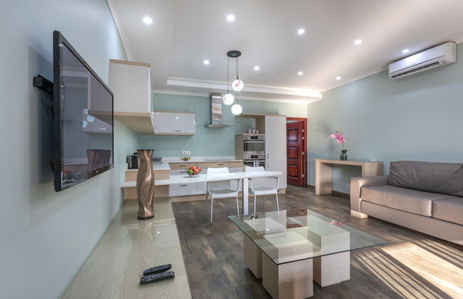 Fallsway Suites - Photo 11