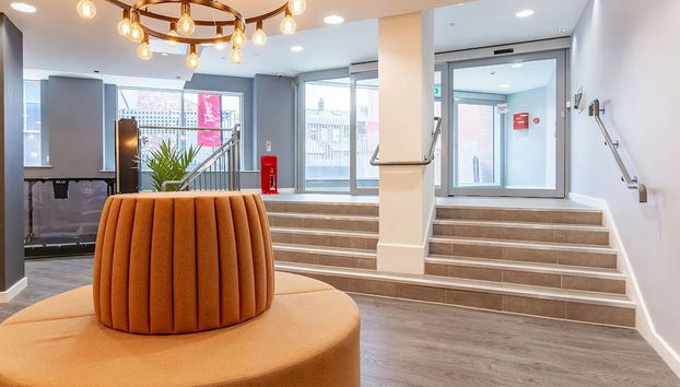 Student Only The Gate - Foto 2, Entrada interior