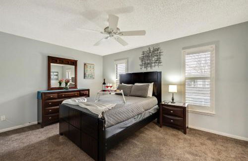 Exquisite Lakefront Pool House Awaits Pool 10 PPL - Foto 5