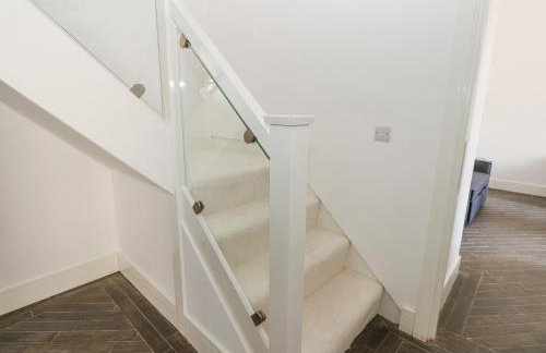 Seraphim House - Photo 18