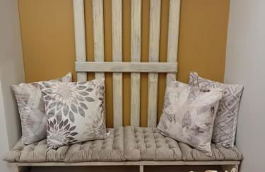 Joanna's heart of Athens one BR Charm Balcony view Walk to Tourist Spots - Foto 9