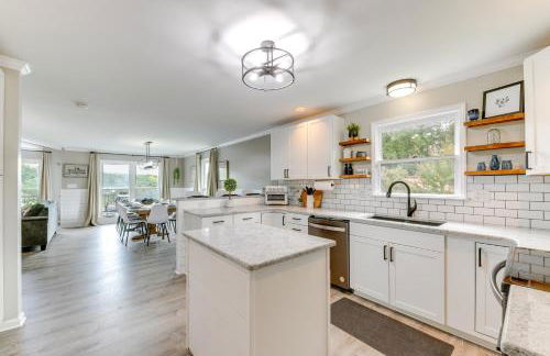 Lakefront Sherrills Ford Haven with Boat Dock! - Foto 9