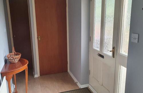 Canalside Manor House Annexe with Secure Parking - Photo 11