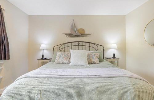 Lakefront Osage Beach Condo + Workspace w/ Pool Views - Foto 20