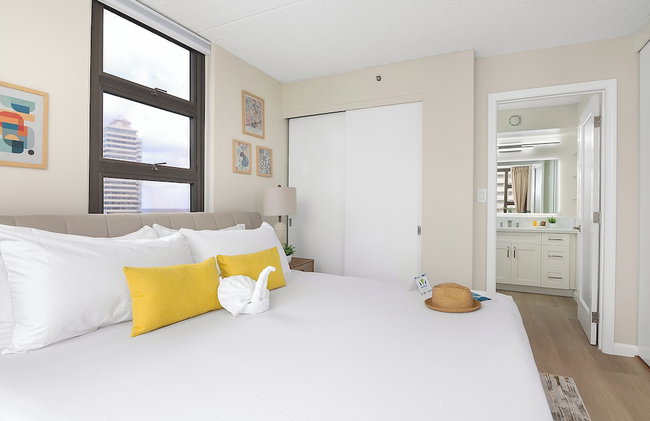 Mountain View Condo with King or Queen Bed and Parking - Photo 27
