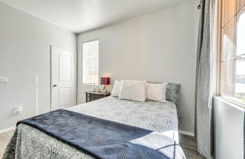 Patio and Yard Luxe Beaumont Getaway! - Foto 16