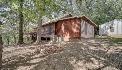 Fort Towson Cabin Less Than 1 Block to Raymond Gary Lake - Foto 3