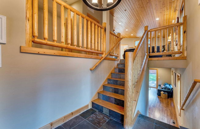 Washoe Chalet by Avantstay Game Room, Hot Tub, Putting Green & Fire Pit - Foto 18