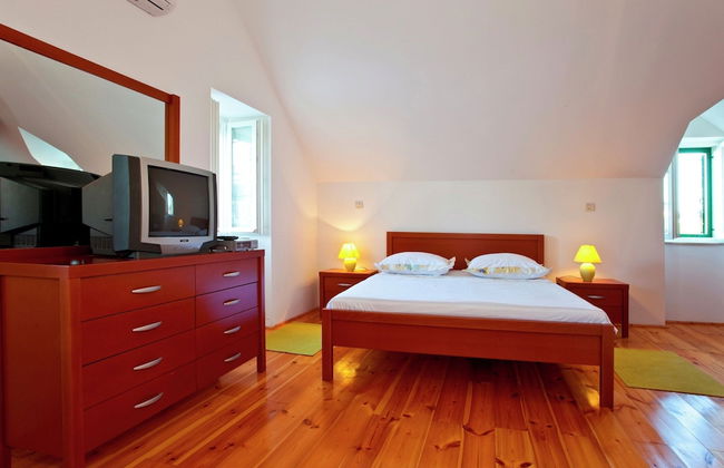 Villa in Sumartin Near Beach & Private Pool - Photo 7