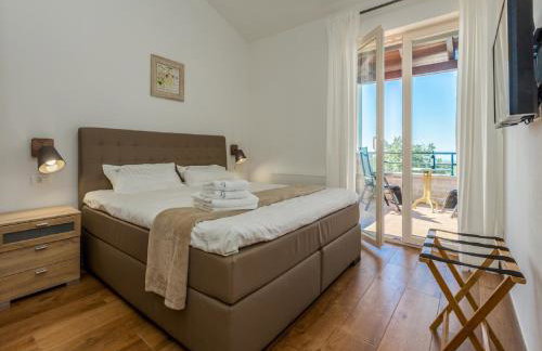 Villa in Deklici with Infinity Pool & Sea Views - Foto 3