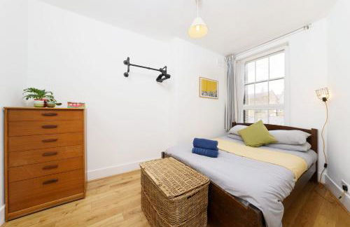 50 meters to the metro - Foto 16