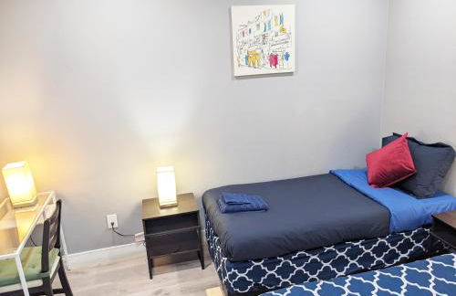 Lucky Charm 4 Bedroom Mid-City Apartment - Photo 29