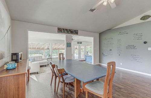 Waterfront 3BR Retreat - Pool & Hot Tub - Foto 20