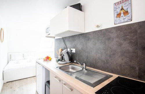 Beautiful Renovated Studio - next to the metro - Foto 6