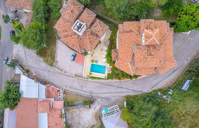 Birds-eye view of the ocean in nicely priced unit on top floor in Flamingo - Photo 26