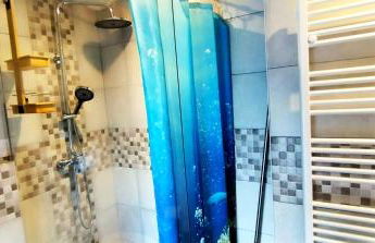 Coeur de granit rose, meublé alliant le charme de l'authentique breton et du confort, classé 3 étoiles, à 5mn de 13 plages de la réputée cote de granit rose - Foto 9