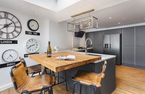 Coronation Family Cottage, Modernised 200-Year-Old Lake District Cottage with Private Hot Tub and Parking - Ridgestone - Foto 43