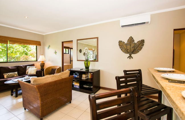 Beautiful Condo in Peaceful Cliffside Location with a Private Balcony & Stunning Ocean and Mountain Views - Foto 14