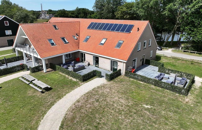 Luxurious 20-person Apartment on Ameland - Photo 1