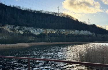 Parkside Luxury 3 bedroom home, 5 min to Ebbsfleet Station and has free Parking - Foto 5