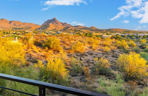 3BR Retreat with Heated Pool, BBQ and Mountain Views - Foto 77