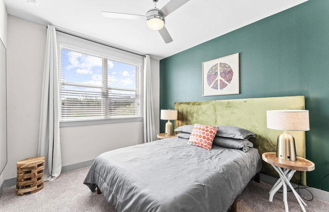 Serene 1BR King Suite Close to Downtown w Fast Wifi - Foto 2