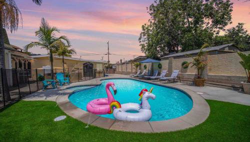 Spacious 4BR w/ Pool, Spa, Mini Golf & Game Lounge - Foto 3