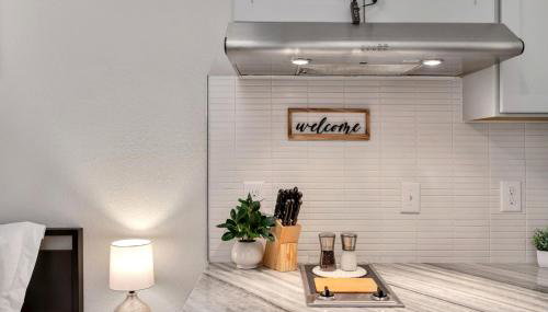 Upscale Midtown Studio and Private Balcony - Foto 3, stove