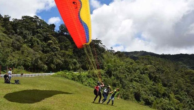 Paragliding in Guatapé - Foto 3
