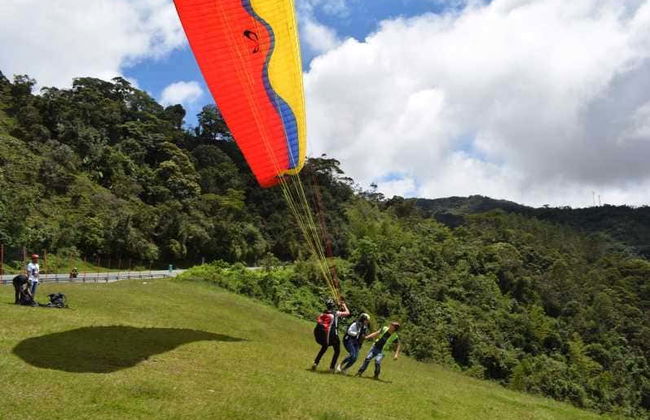Paragliding in Guatapé - Photo 3