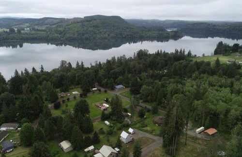 Romantic Cozy Cabin Walk to lake Hot tub Bikes Kayaks Grill - Foto 14