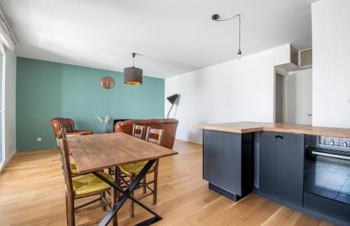 Cosy T2 de 50 m² Centre-Ville avec Garage & Balcon - Foto 12