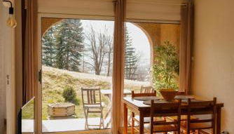 Appartement très calme 2 chambres avec parking et jardin privé sur les hauteurs de Briançon - Foto 2