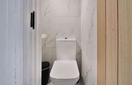 Highfield Home with free parkings, Surbiton, Kingston upon Thames, Surrey, Greater London , UK - Foto 6