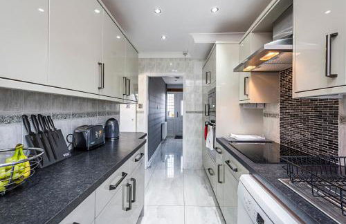 Cozy 3 Bedroom House in Aveley, Thurrock - Foto 9