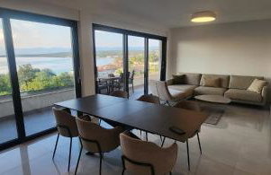Modern 3BR Apartment with Private Pool, Sea View & Garage - Foto 19