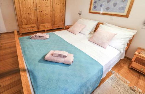 4 Bedroom Beautiful Home In Mravinci - Photo 28