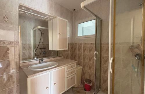 Villa des pontons Maison 5 chambres avec grand jardin clos et belle terrasse séjour spacieux lumineux à 2 kms de la plage d'Arromanches près de Bayeux, Omaha beach - table de ping pong - garage - Foto 19