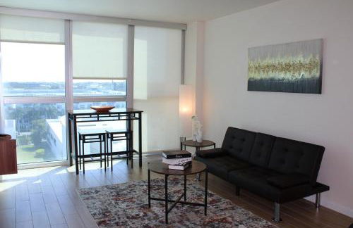 Oasis Downtown Fort Myers, Pool, Parking ,Pet Friendly - Foto 2