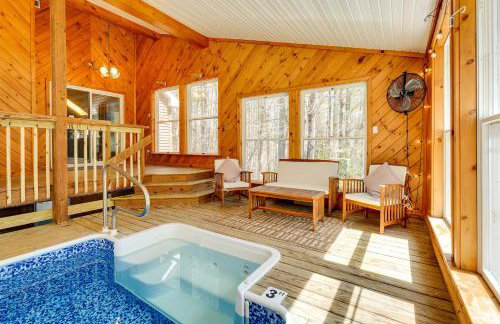 Lake George Oasis with 9 Acres, Hot Tub and Game Room! - Foto 17