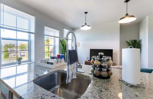 2BR Exclusive Retreat Near Henry Ford - Foto 11