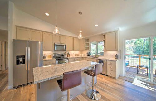 River Acres Retreat with Grill and River Access! - Foto 6