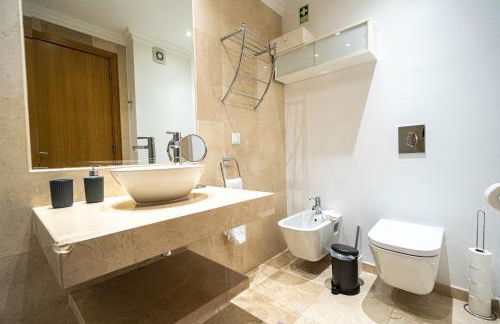 HENRI'S APARTMENTS - Pateo de Santo António - Foto 8