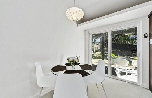 The Guava Door - Cheerful Mid-Century - big yard, free parking - Foto 8